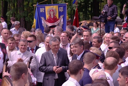 Ющенко із Черевком співають Реве та стогне